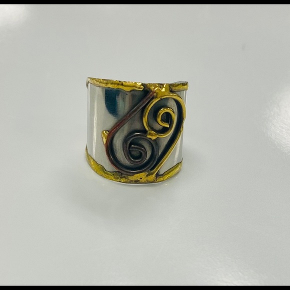 Anju Tri-Tone Shyam Ring - Picture 7 of 9